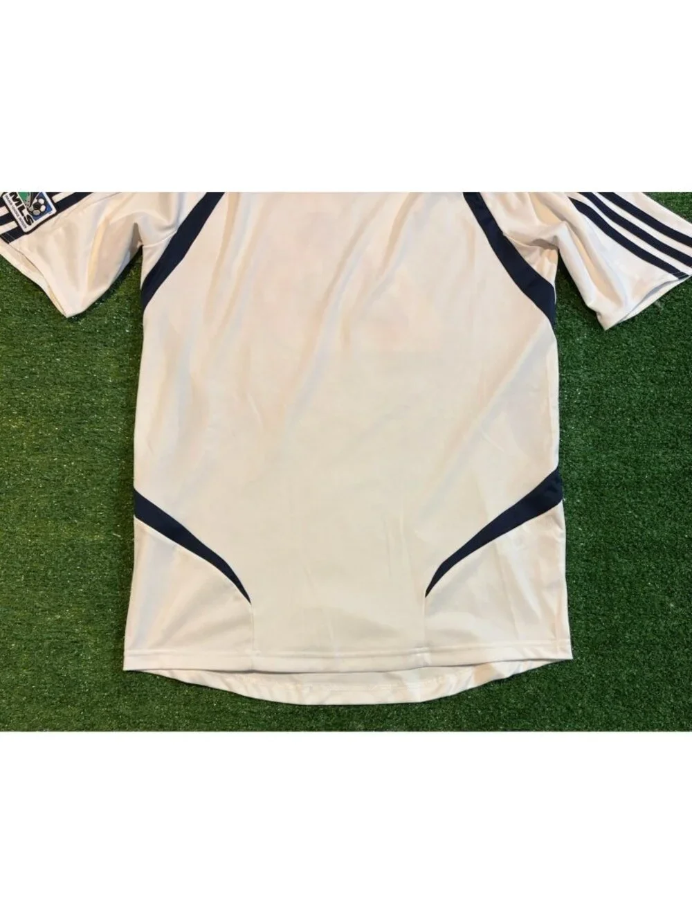 Vintage LA Galaxy jersey mens small white adidas david beckam Y2K soccer retro